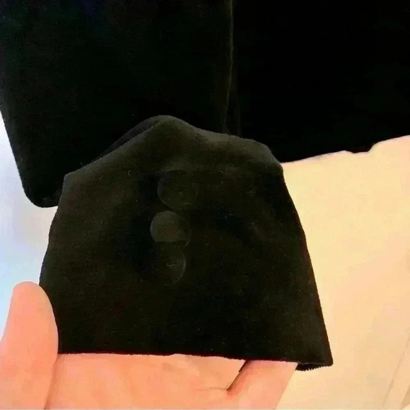 Vintage Black Velvet Cropped Jacket Size 12 *Made in USA* - Picture 7 of 8